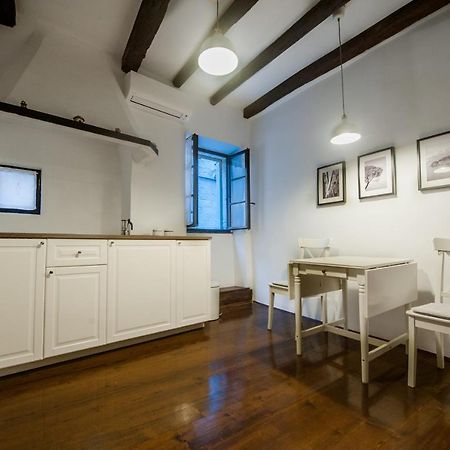 Studio Apartment Casa Di Pietra Ровин Екстериор снимка