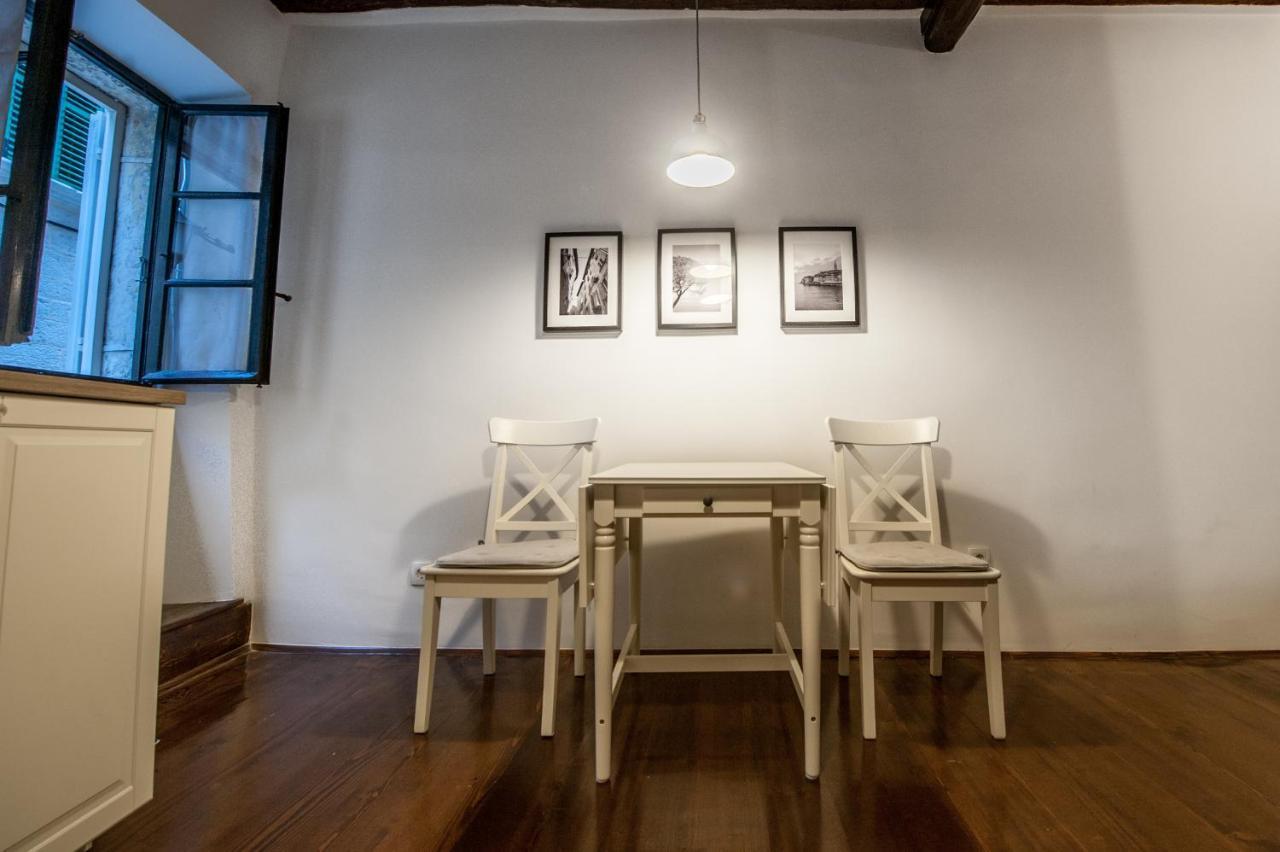 Studio Apartment Casa Di Pietra Ровин Екстериор снимка